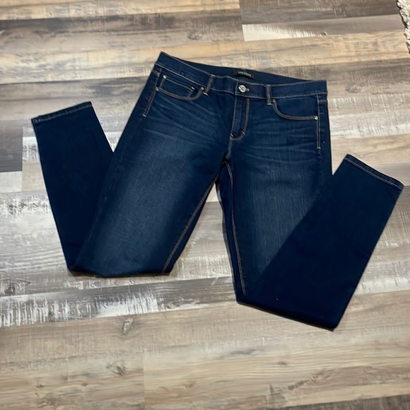 White House Black Market Denim - #18 WHBM Vintage,straight leg, 10R jeans